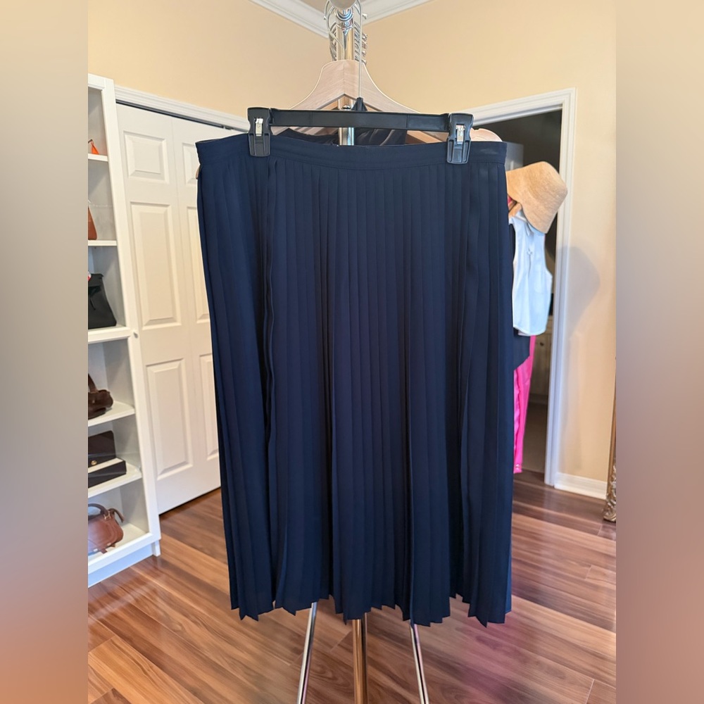 J. Crew 365 Navy Pleated Skirt